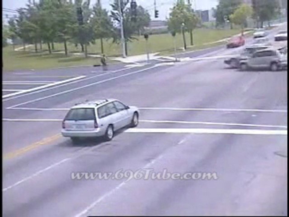 horrible car crash at an intersection