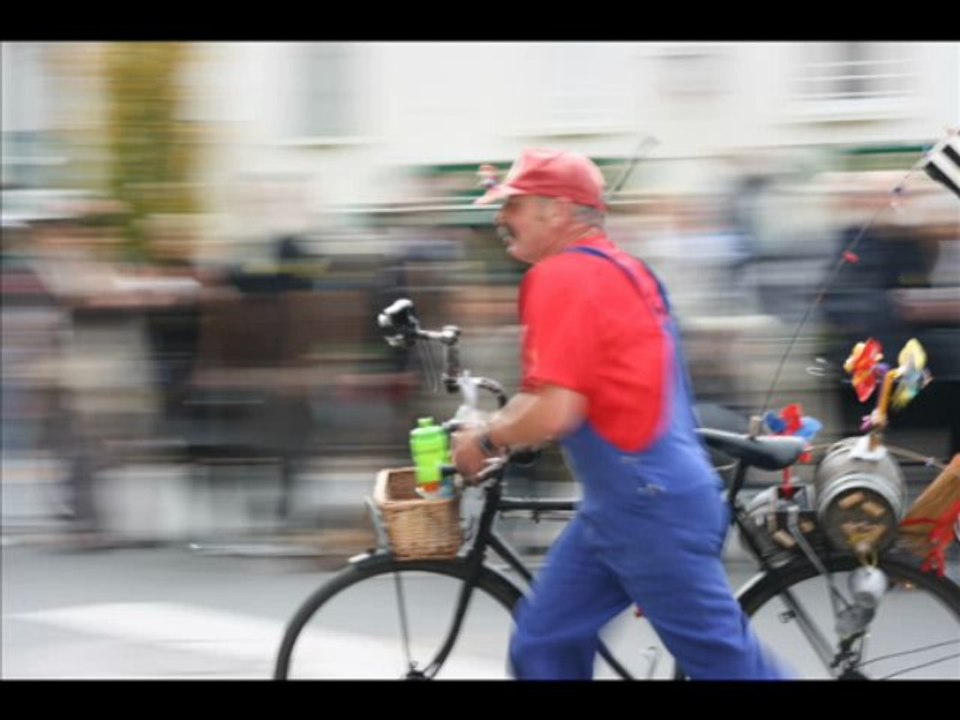 super mario et son petit vélo dans la course à pied