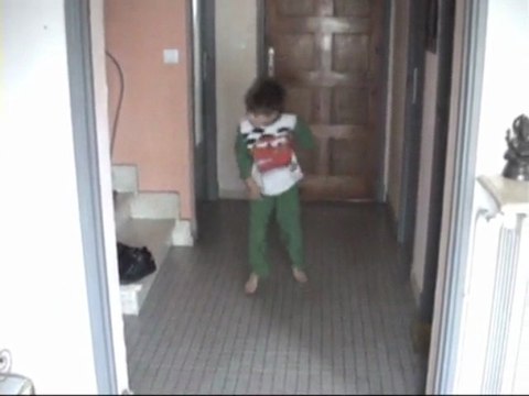 Noah danse Mickael Jackson