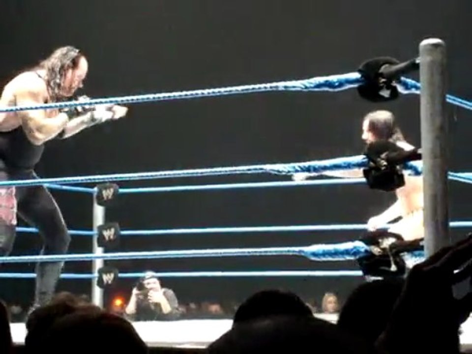 Undertaker vs CM Punk - Forest National le 06/11/2009
