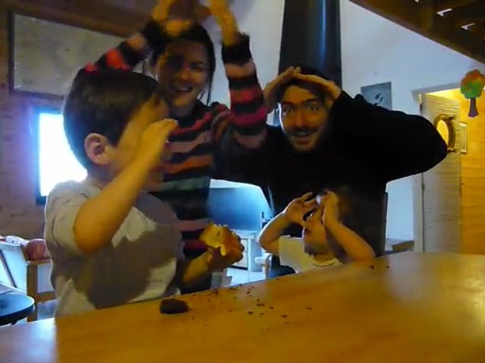 La chanson du samedi: un petit lapin s'est caché...