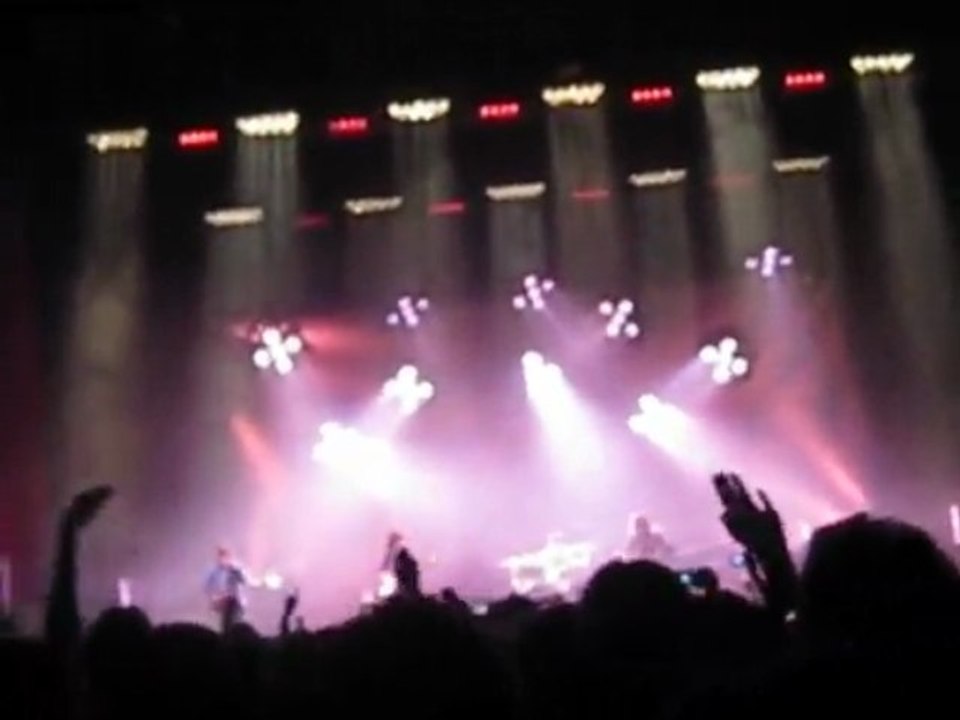 Arctic Monkeys _ Fluorescent Adolescente @ Zenith Paris