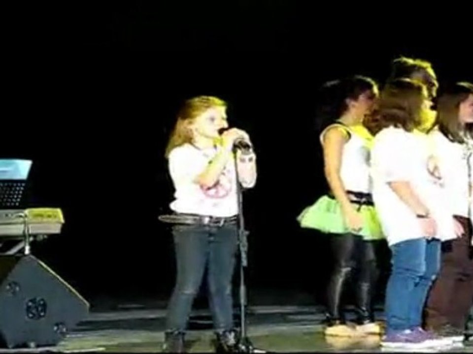 Carlotta 'Charly' Truman singt IMAGINE