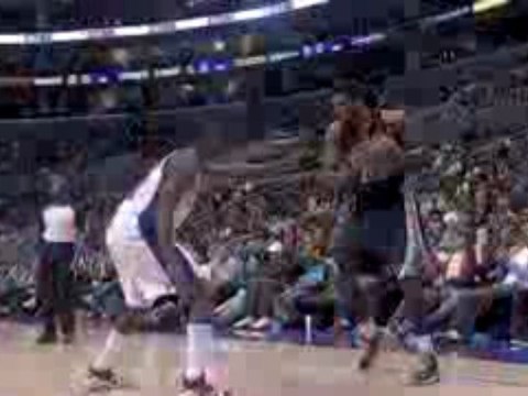 NBA Rudy Gay drives baseline for the sick one-handed jam