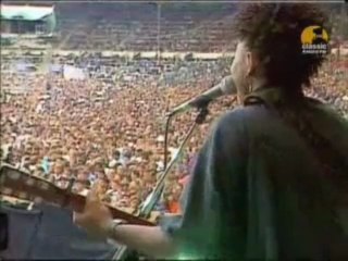 TRACY CHAPMAN - Talking About a revolution-(live)