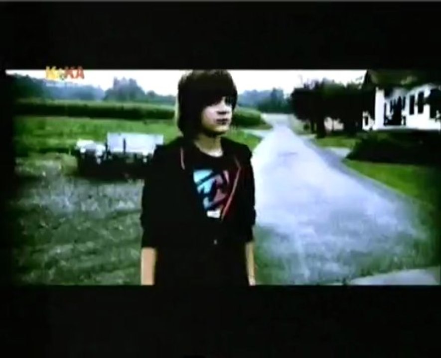 Manu bei dein Song 'I hate war'