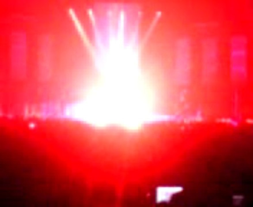 Arrivé de Superbus :: Gogo Dance Show