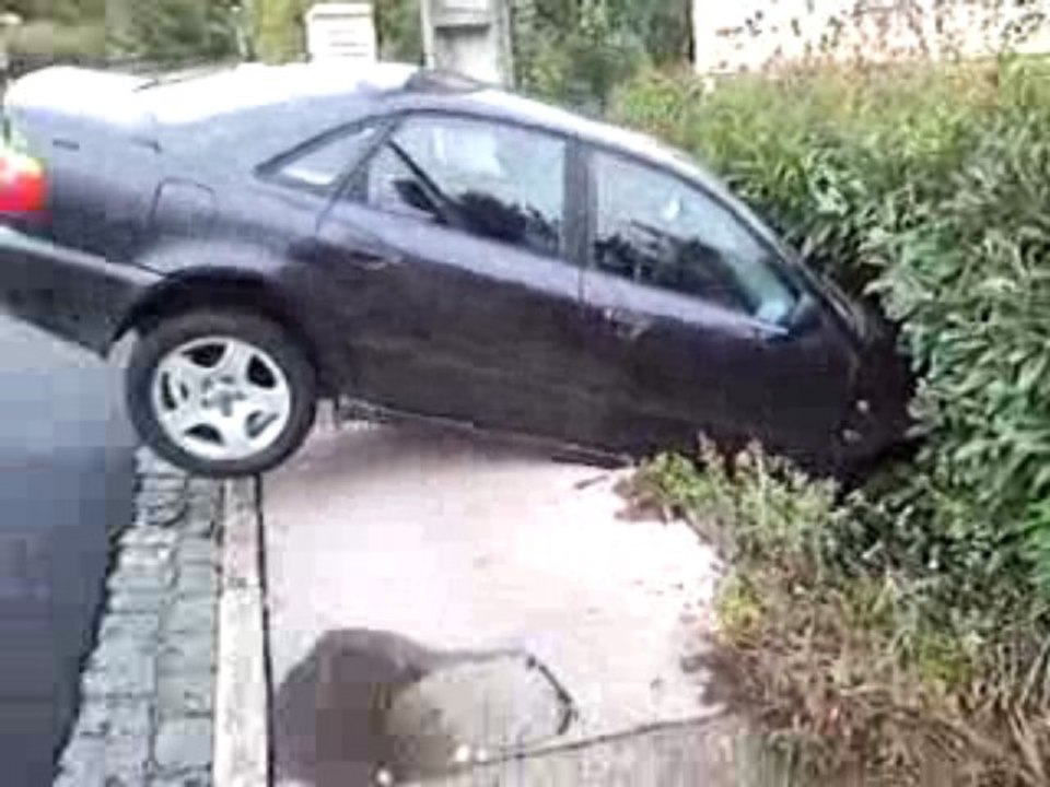 Car crash or artisitic show?/accident ou ouvre d'art?