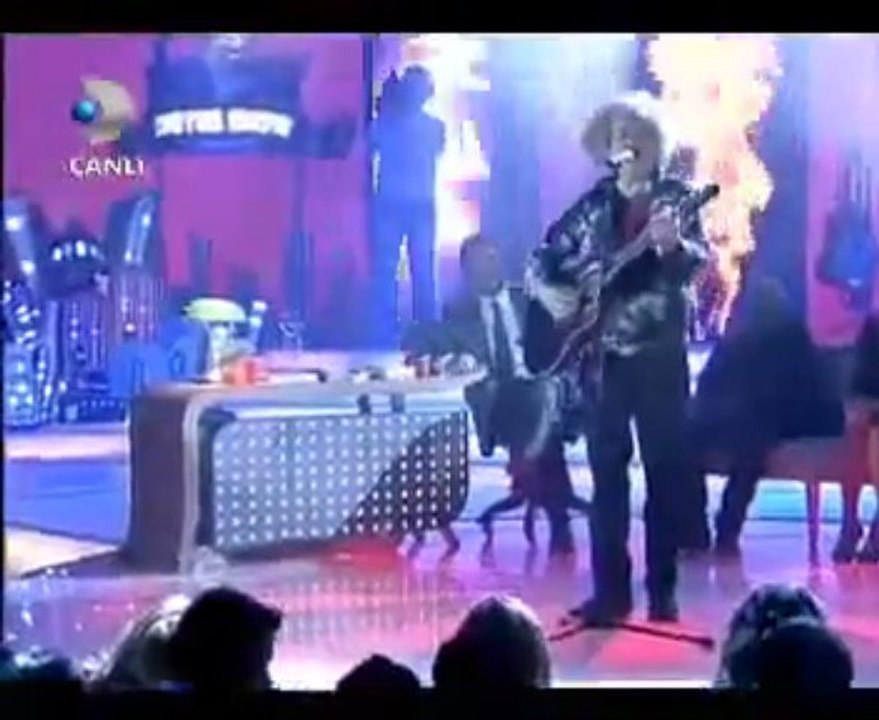 Yeni Türkü - Başka Türlü Bir Şey (www.turkcerock.net)