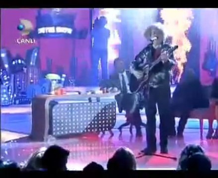 Yeni Türkü - Başka Türlü Bir Şey ( turkcerock.net)