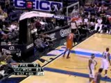 NBA Steve Nash hits Amar'e Stoudemire cutting through the la