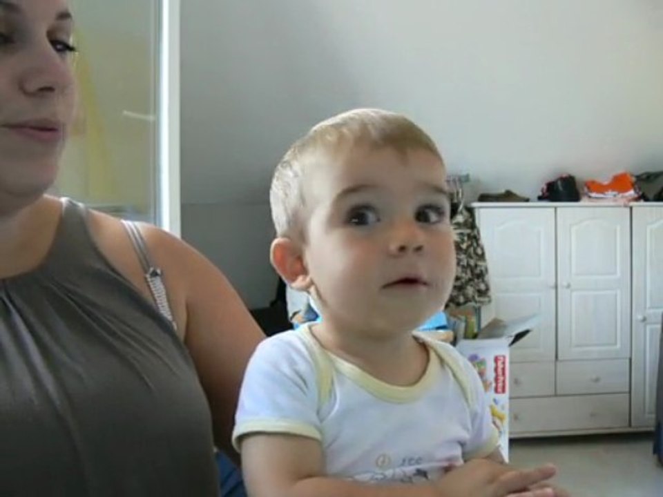 Camille chante Boom Boom Pow