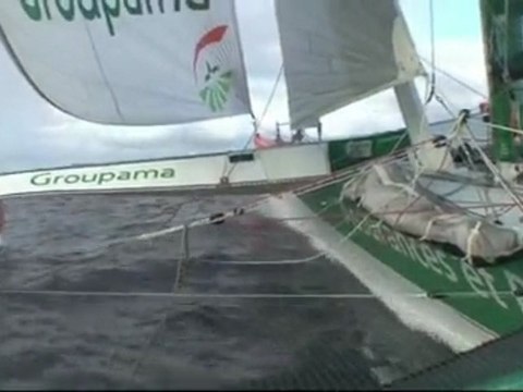 Groupama 3 en route pour le Trophée Jules Verne