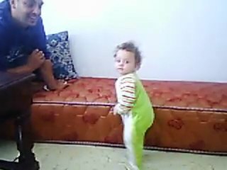 Les premiers pas de Rita Zaïna  أول خطوات غيثة زينة