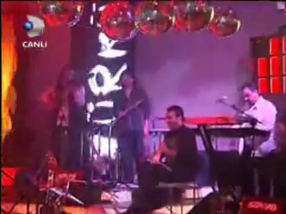 Yeni Türkü - Olmasa Mektubun (Beyaz Show)