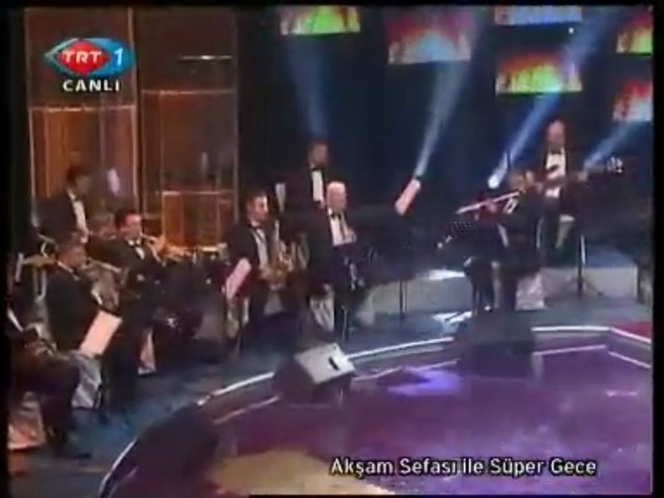 TUĞÇE PALA & KİM NE DERSE DESİN AŞK İÇİN