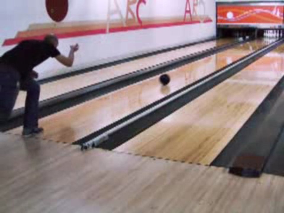 Samsung R10 Camcorder Torture Test with bowling