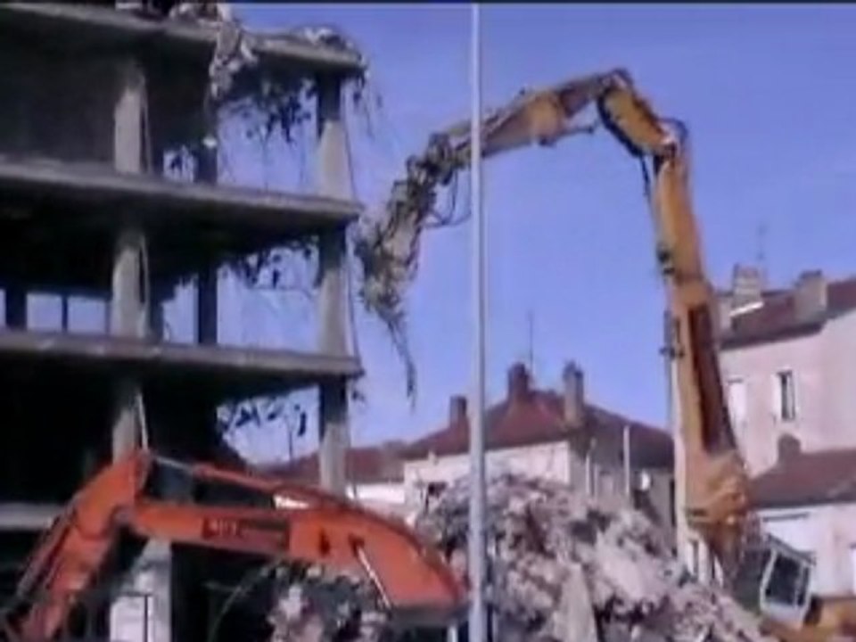 Démolition de l'ancien Institut de réadaptation à Nancy