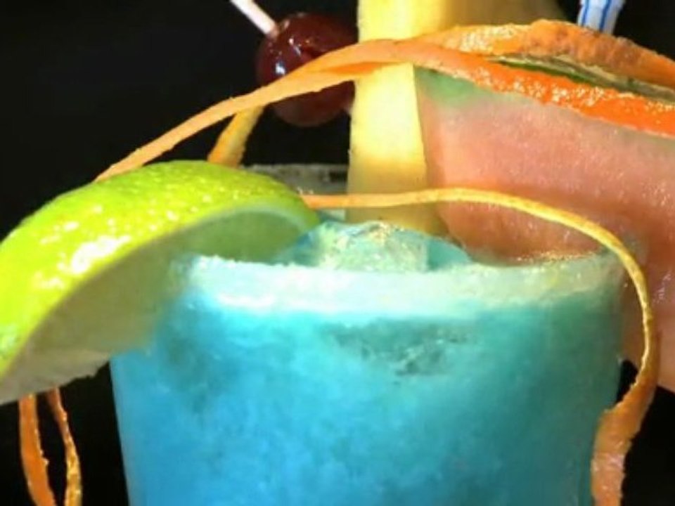 Bar Bandol Le Poupoune : cocktails, champagne et glaces