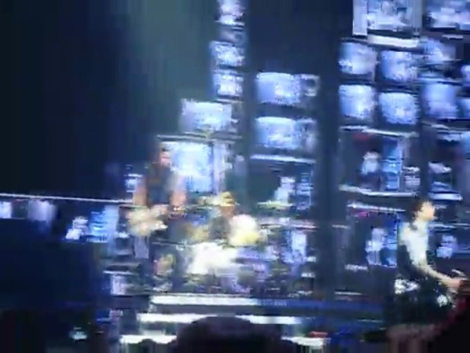 Green Day - American Idiot (live Paris 04/10/09)
