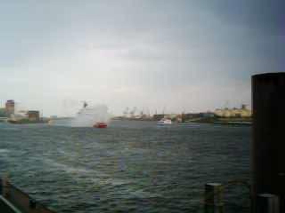 Amadea verläßt Hamburg