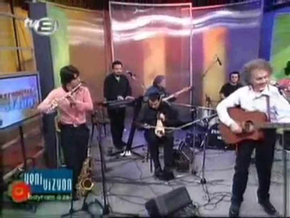 Yeni Türkü - Telli Telli (www.turkcerock.net)