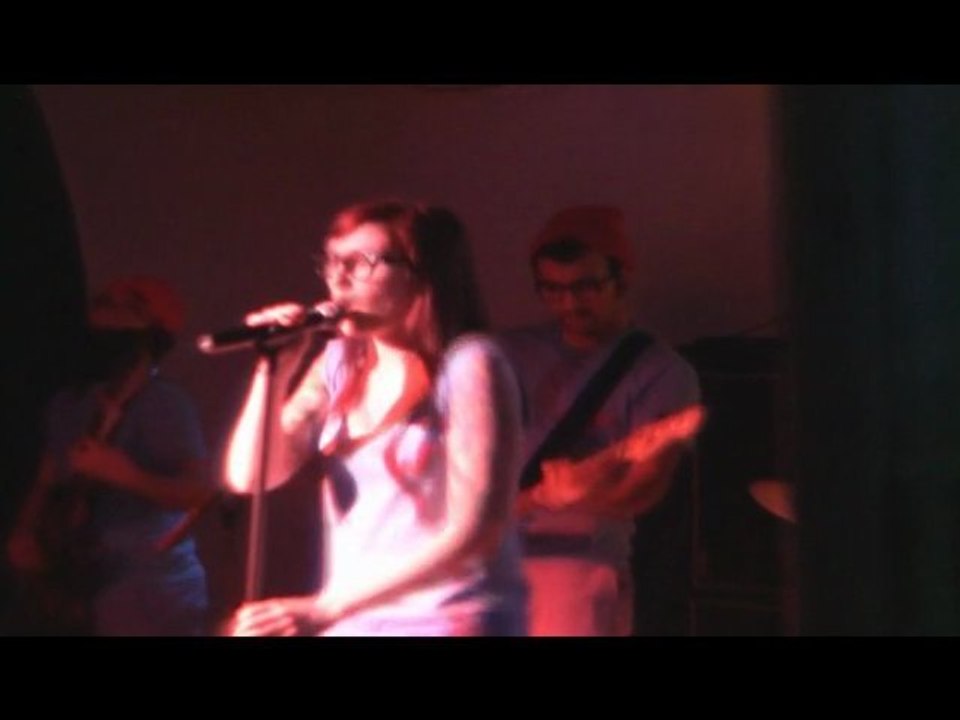 Weezer cover - Buddy Holly Live @ Nicholby's