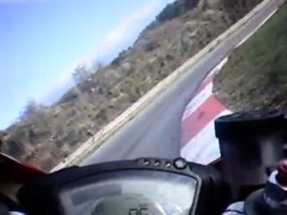 cam embarquée sur le 1098 de Francesco. Alès le 08/11/09