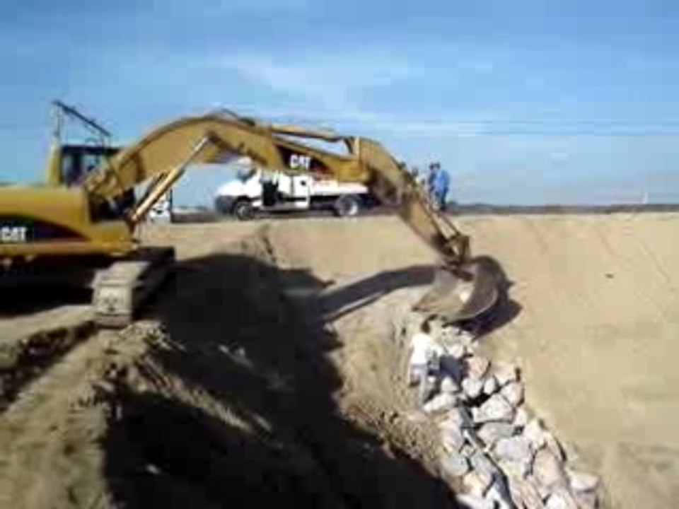 pelle mécanique chenille