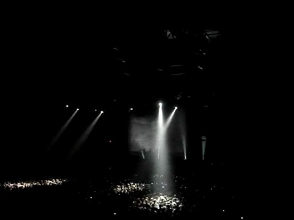 intro concert indochine