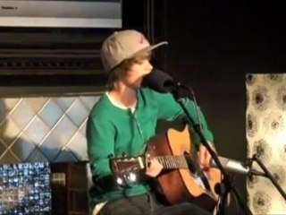 Justin Bieber - One Less Lonely Girl accoustic