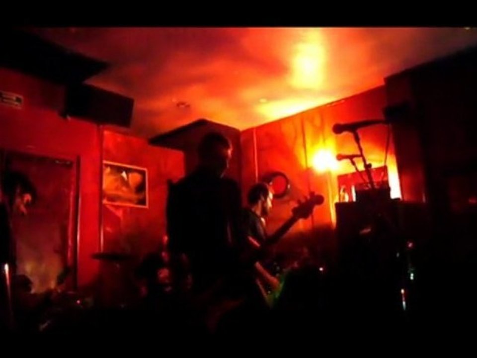 Neckhole au Café Le Rocher