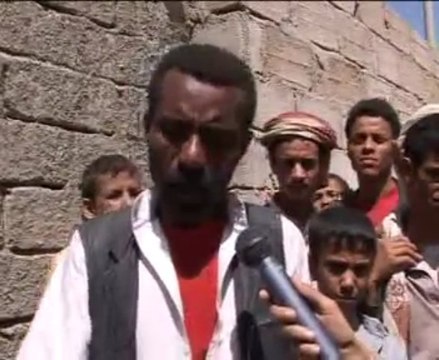 الارهابيون الحوثيين يستخدمون المواطنين دروعا بشرية