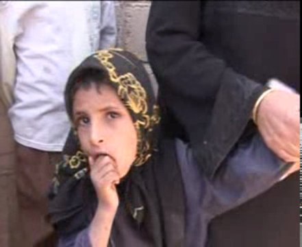 الحوثيون الارهابيون يخطفون الأطفال ويجبروهم على القتال معهم