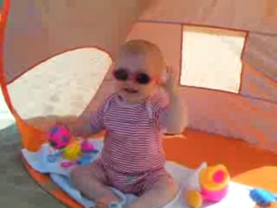 Clotilde garde ses lunettes