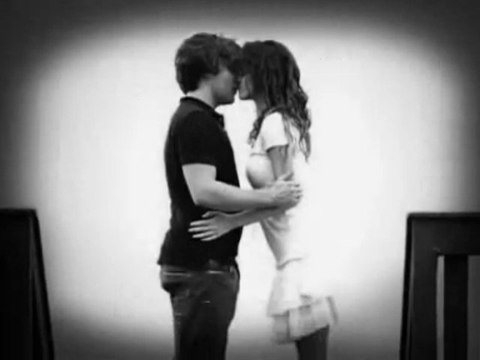 Zara & Ekrem Düzgünoğlu - Aşk