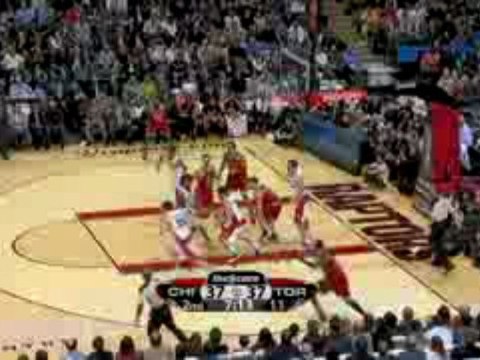 NBA Hedo Turkoglu strips the ball from Kirk Hinrich and goes