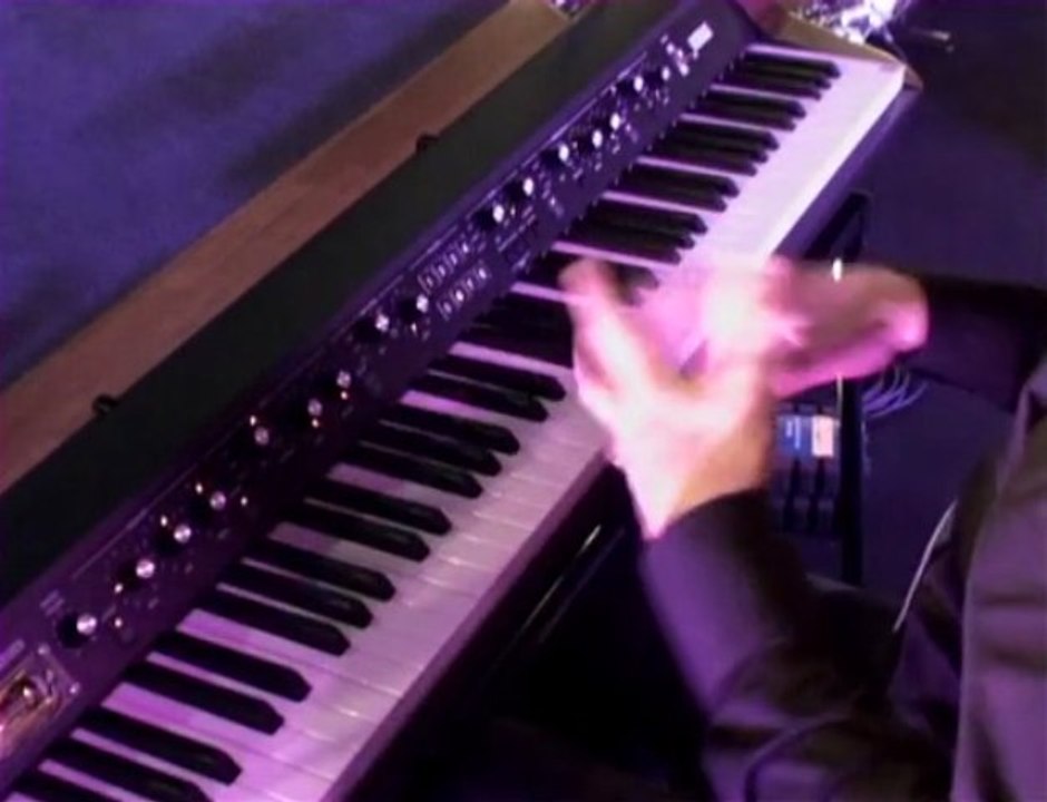 Michel Deuchst présente le KORG SV-1 (La Boite Noire)