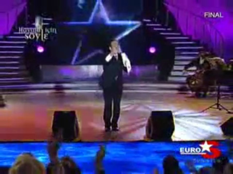 Gönlüm Seher Yeli Gibi Indim Havuz Basina - Mustafa Keser