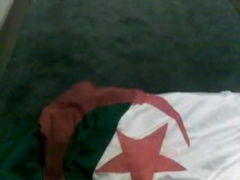 L'equipe d'Algerienne de foot sauvagement agressés en Egypte