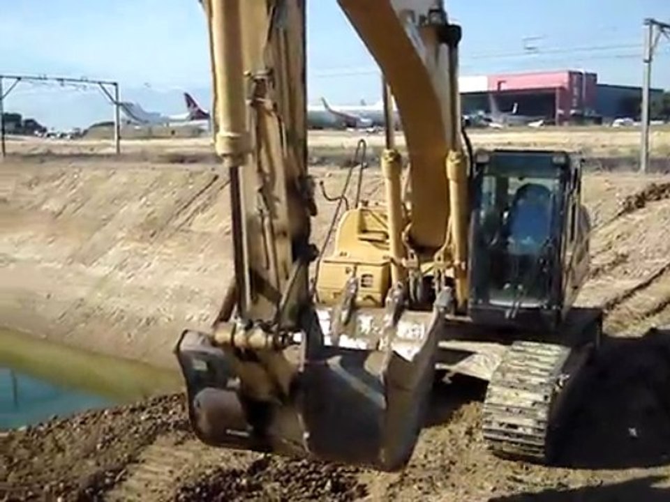 pelle à chenille caterpillar
