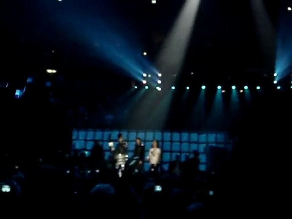 Tokio hotel win Best Group MTV EMA 2009