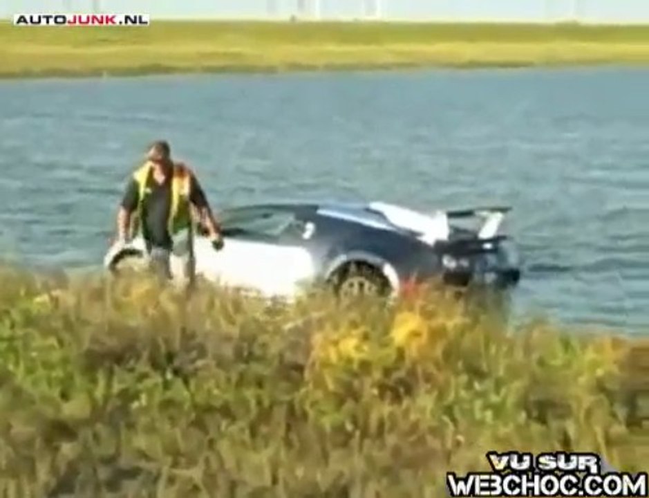 bugatti dans un lac