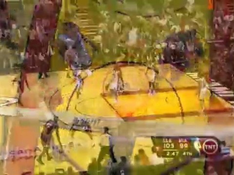 NBA LeBron James scores 34 points in the Cleveland Cavaliers