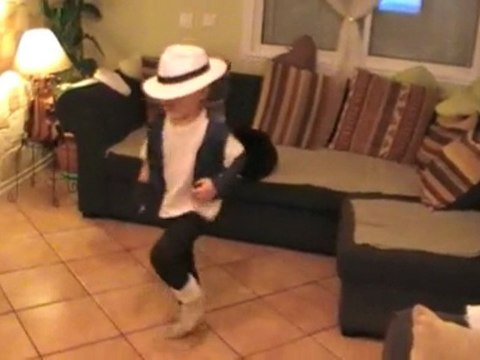 HOMMAGE A MICKAEL PAR LUCAS 5 ANS