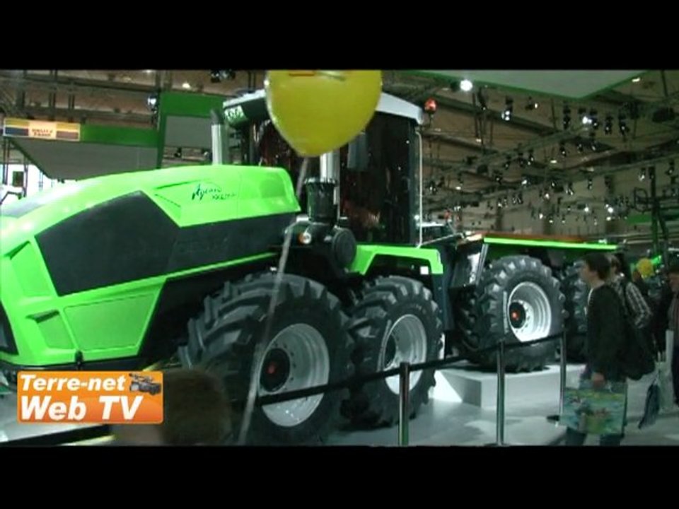 600 ch, 8 roues : le tracteur XXL Deutz Fahr
