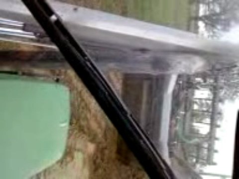 John deere 6110 chargeur MX t10 remonte un tas de terre