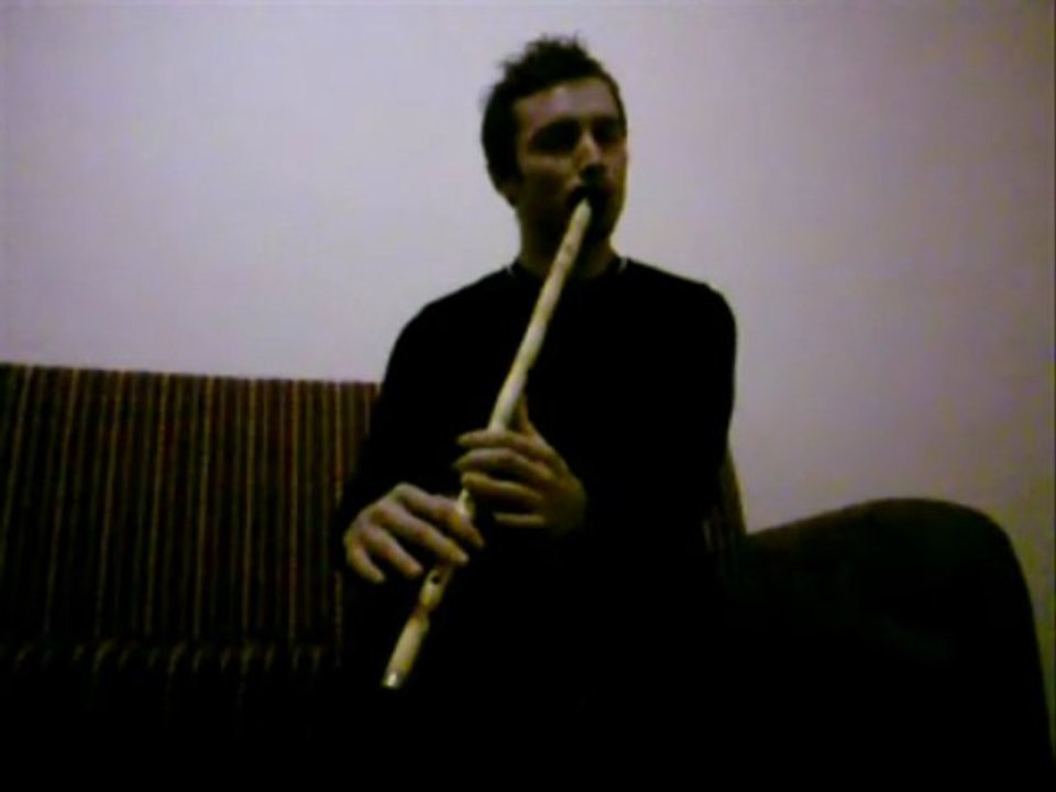 Bağladım nefsimi zincir yulara dünyayı duvara astım gel NEY