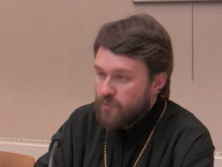 Une conférence de presse de Mgr l'archevêque Hilarion