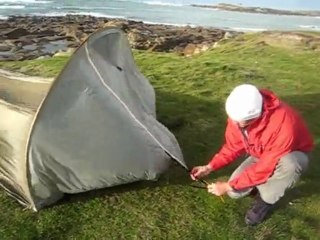 Montage tente Warmlite Stephensons par vent arrière